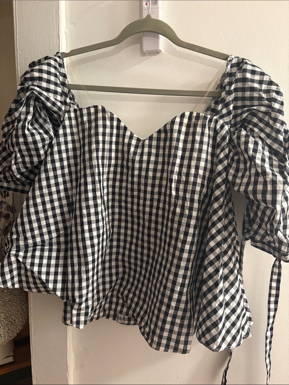DO+BE Black & White Gingham Puff-Sleeve Top